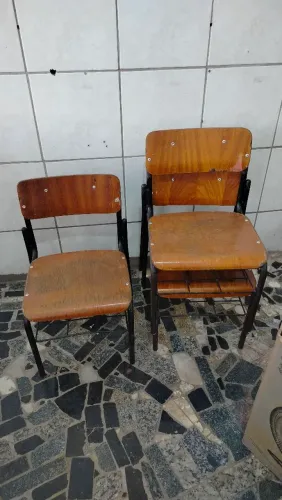 Cadeiras e mesas escolar 