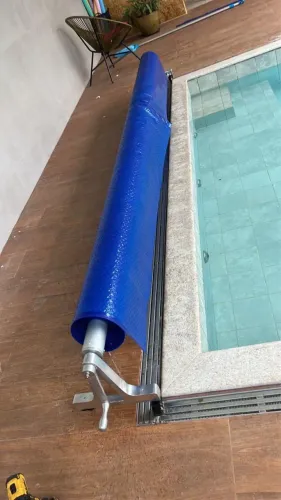 Enrolador de capa para piscina
