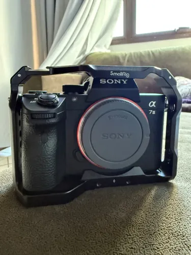 Sony A7iii + Cage SmallRig