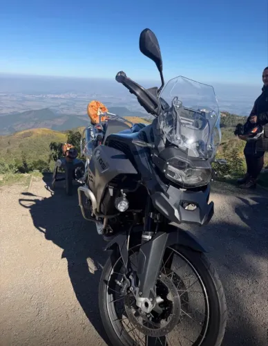 BMW F850 triple black 2023