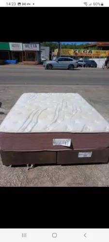 Cama Queen de casal