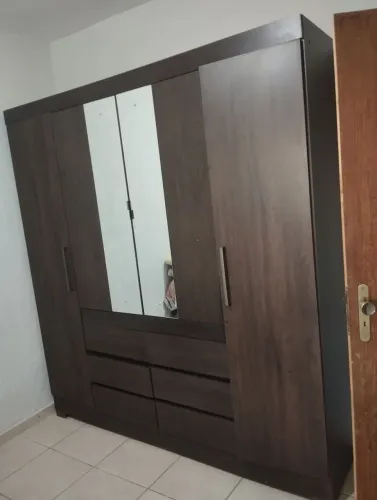 Vendo Guarda roupa novinho no PRECINHO pra sair logo!