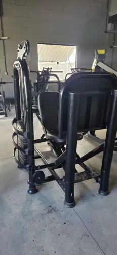 Vende se leg 180? maquina para academia