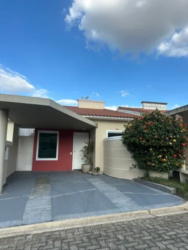 Casa Completa em Condo. 3 Quartos (1 Suíte) | Área Gourmet | Ar-Condicionado | 2 Vagas