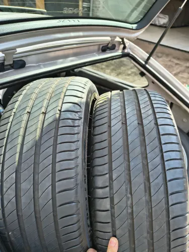 Pneu Michelin 225/45/17 seminovo( com reparo vulcanização)