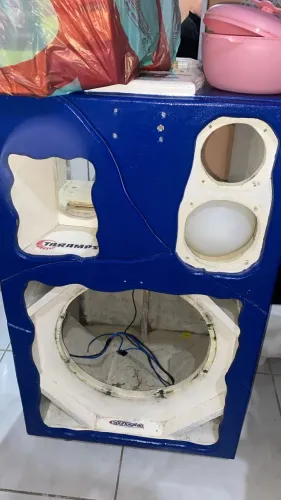 Vendo armação de caixa de som