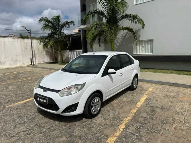 Ford Fiesta Sedan SE 1.6 8V Flex 4P 2014