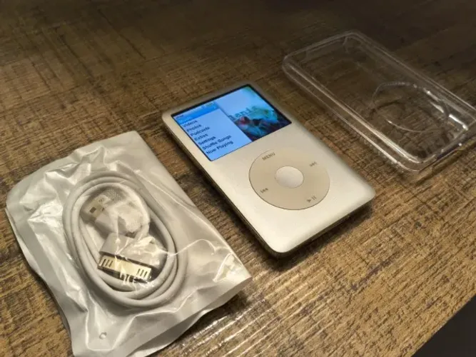iPod Classic 7ª geração - 256gb - bateria nova, frontal e clickwheel novas + capa + cabo
