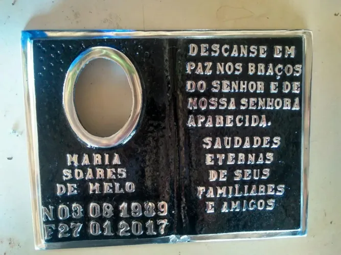 Placa memorial de alumínio