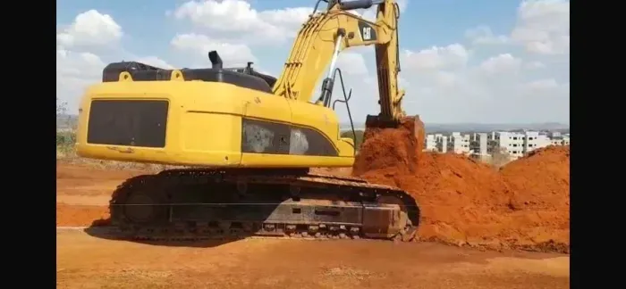 ESCAVADEIRA CATERPILLAR 330 (FINANCIADA)