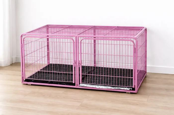 Vendo esta gaiola / canil duplo para cães