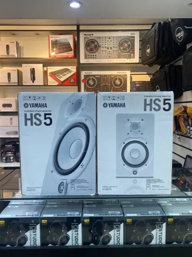 Par de Monitores de áudio Yamaha HS5 Branco Oferta World Of Music