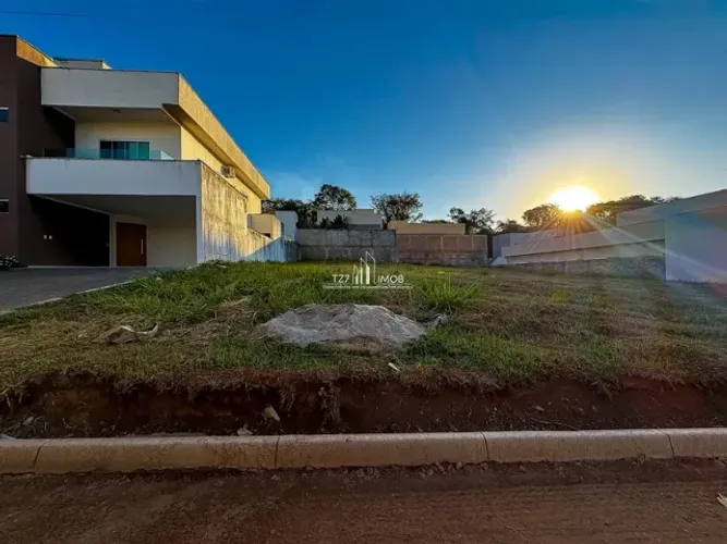 Oportunidade, condomínio Jardim Veneza - Lote com 360,00m² - Lote Quitado.