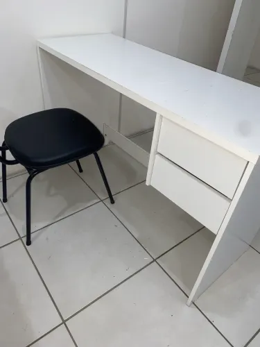 Mesa com gaveta 1,20cm , 10un , 1=150R$