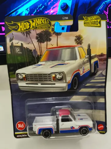 1978 Dodge LI'L Red Express Truck / Camion Hot Wheels Premium 