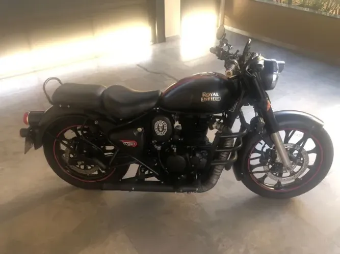 Royal Enfield Classic 350 Dark Stealth