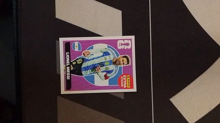 Figurinha Extra Legend Lionel Messi Versão Roxa 2026
