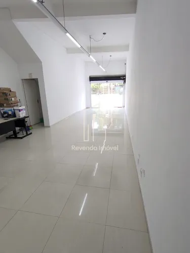 Alugue agora o galpão comercial dos seus sonhos em Santana, São Paulo-SP! 1 sala, 4 banhei