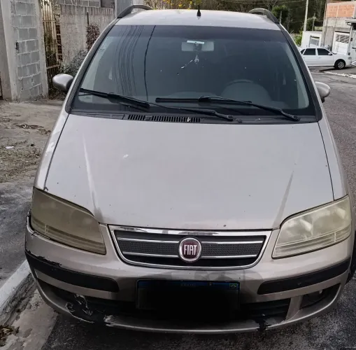 Fiat Idea ELX 1.4 MPI Fire Flex 8V 5P 2010