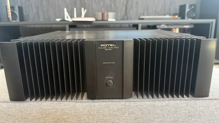 Amplificador Rotel Hometheater