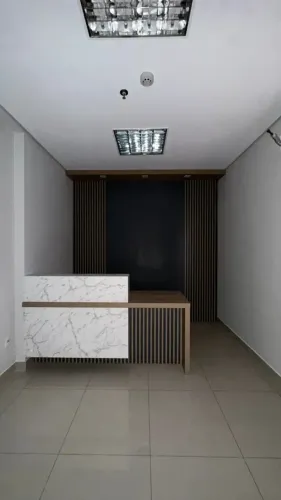 ALUGO sala comercial com divisórias, aprox. 52m² área - Av. Hist. Rub. de Mendonça - Cuiab