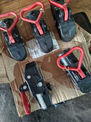 Munheca para carretinha nova sem uso. 140 cada
