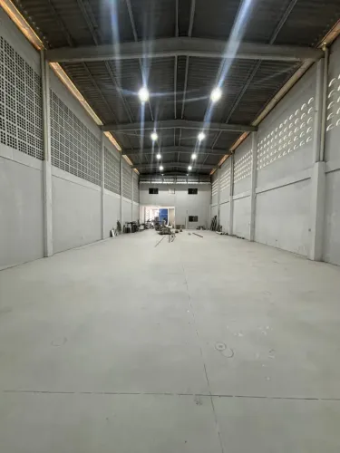 RC Aluga Galpão Comercial Novo com 528 m² na Avenida Hilton Souto Maior em Mangabeira João