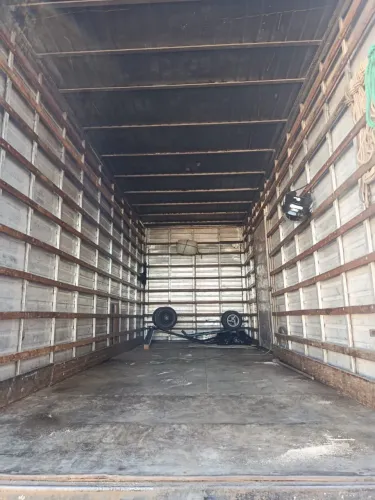 Vendo baú caminhão 3/4