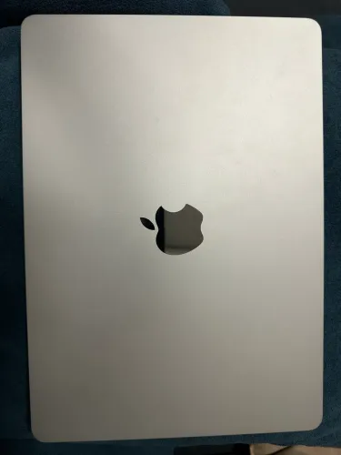 MacBook Air M4 13,6? 16/256