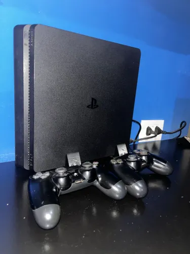 Ps4 usado + 2 controles