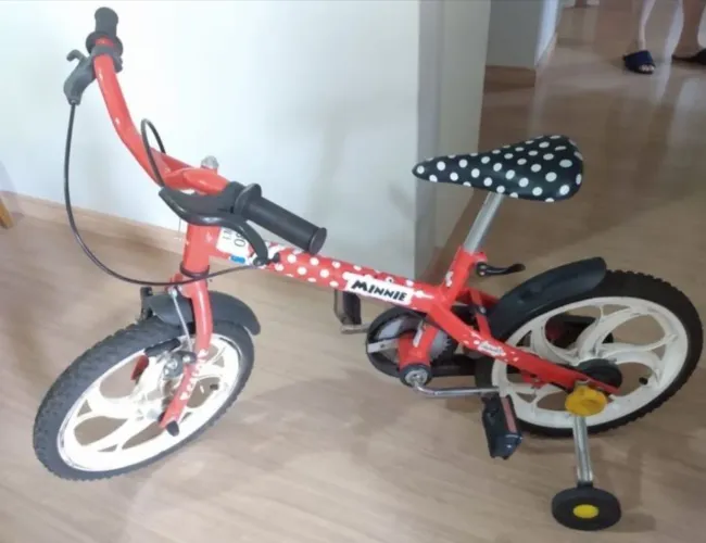 Bicicleta Minnie vermelha