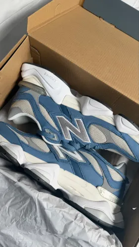 VENDE-SE TÊNIS NEW BALANCE 9060 NOVO