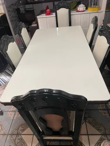 Mesa com 6 cadeiras material em madeira maciça