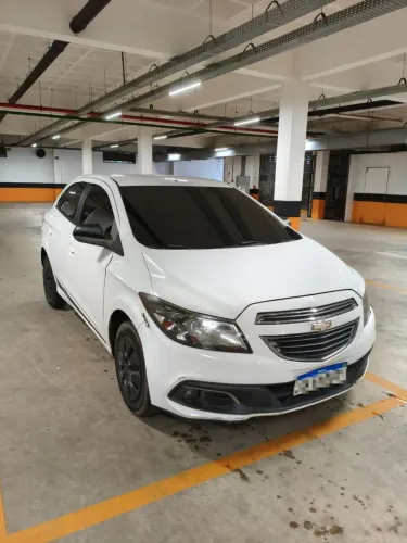 Chevrolet Onix Hatch LS 1.0 8V Flex Power Mec. 4P 2015