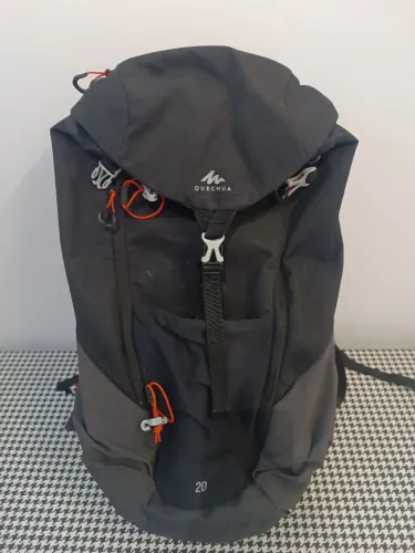 Mochila cargueira Quechua 20 litros