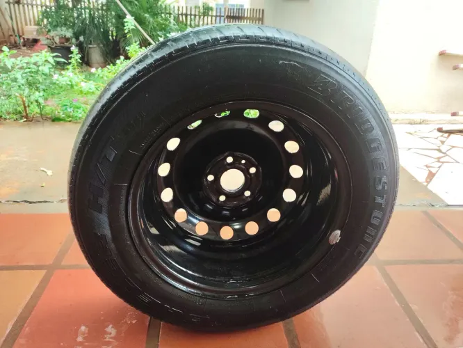Pneu Meia Vida com Roda Zero