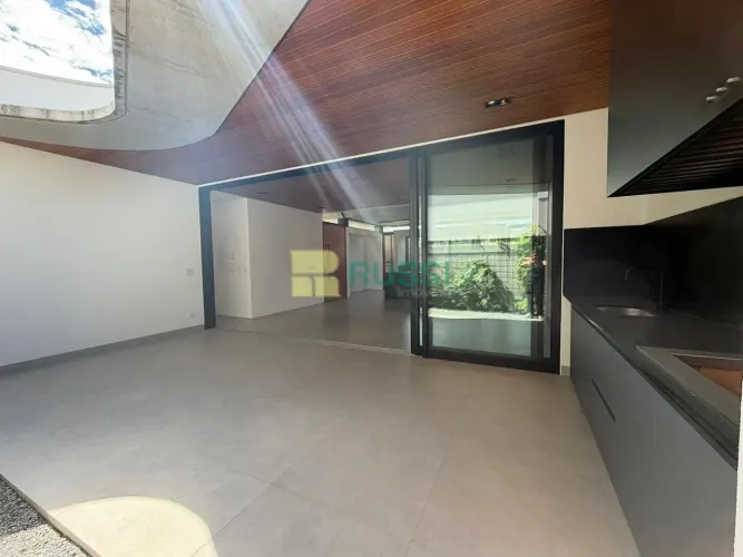Casa à venda, 239m² - 3 suítes 1 Master Piso Vinílico Closet eJard. Privtvo Cond Reside Mo