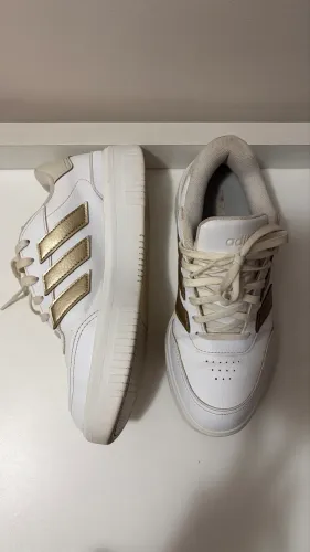 tênis adidas feminino branco 37 courtblock bold - branco dourado