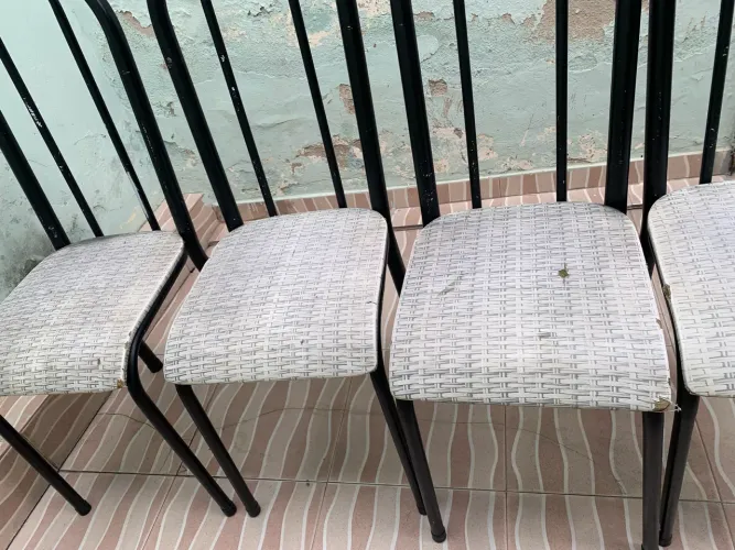 Mesa com 4 cadeiras