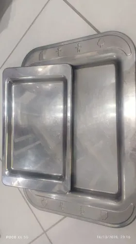 2 bandejas de inox **80 reais pra vender logo!!!***