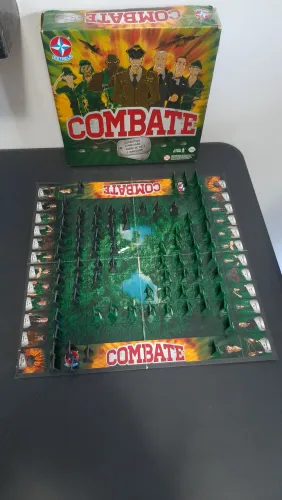 Jogo de Tabuleiro Combate