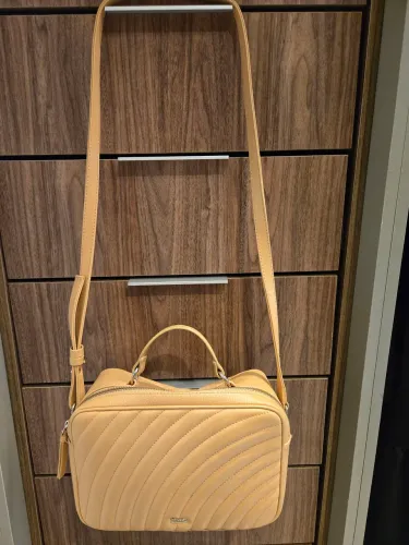 Bolsa Arezzo seminova