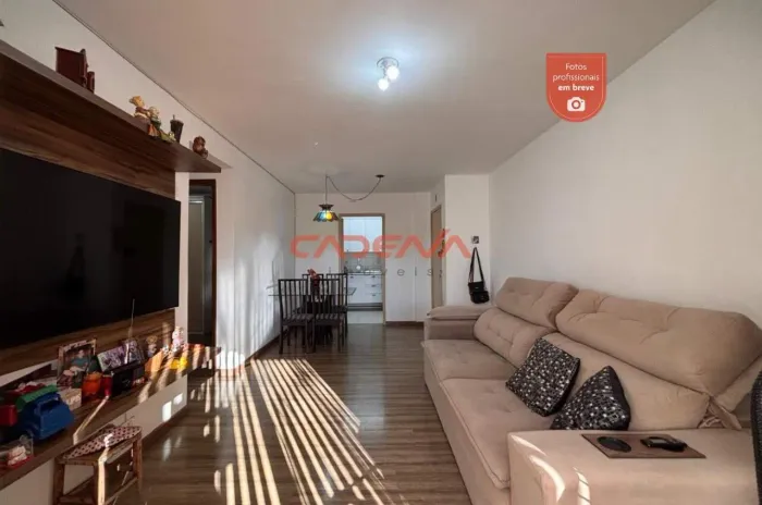 Apartamento com 3 quartos e 1 vaga para aluguel no Água Verde