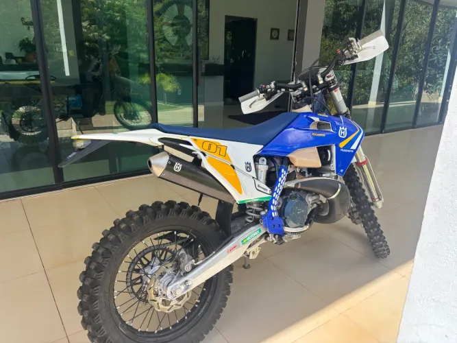 Vendo Husqvarna TE 250 ano 2022/2023