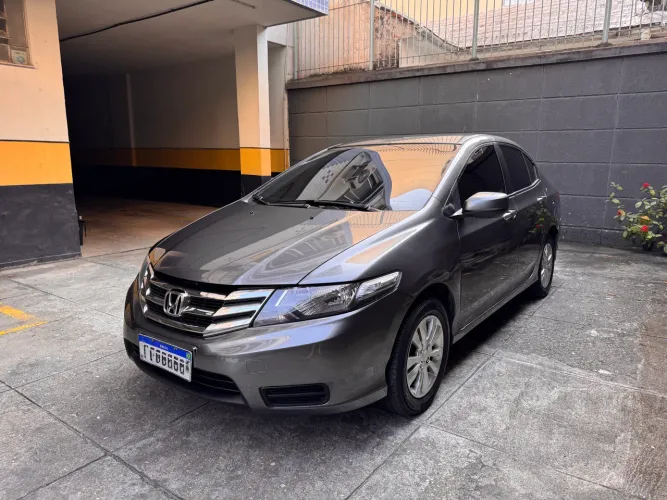 Honda City Sedan LX 1.5 Flex 16V 4P Aut. 2013