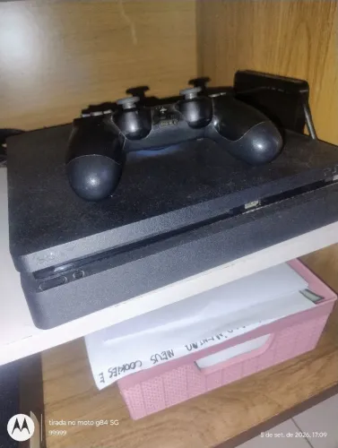 Ps4 slim 500 gb com 2 jogos