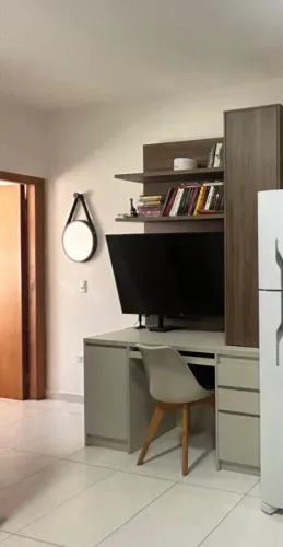 Módulo com painel + escrivaninha
