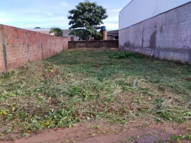 Terreno à venda - 10x27m - 270m² - Loteamento Pequeno Príncipe