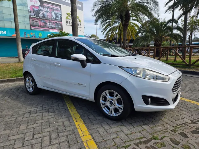 Ford Fiesta 1.6 16V Flex Aut. 5P 2014