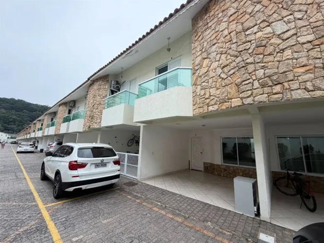 CASA COM 132,00 m² - FORTE - PRAIA GRANDE SP